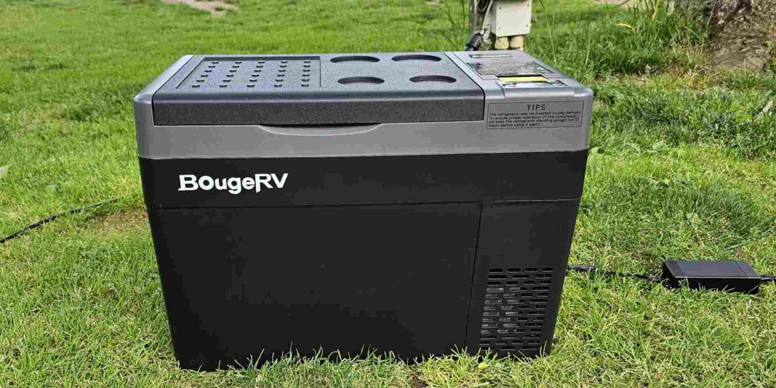 CampReviewからのレビューです： BougeRVの29L車載用冷蔵庫です – JP